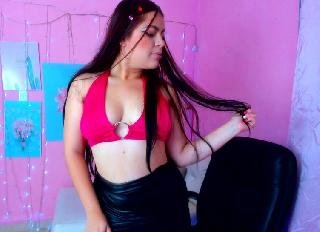 scarletqueens - I love to dance to talk to play sports ,I read a lot of books I would like to study psychology - Hello, I am a very outgoing girl, I have no limits, I love pleasing fetishes, I like to be seen and admired by my show, I have no taboos, I am happy having users willing to play with me in my room. - Alter: 21 / Skorpion - Größe: 165 / sportlich - Geschlecht: weiblich - Ausrichtung: bisexuell - Haare: rot / sehr lang - Piercing: keins - BH-Größe: B - Hautfarbe: weiss - Augen: grün - Rasur: vollrasiert